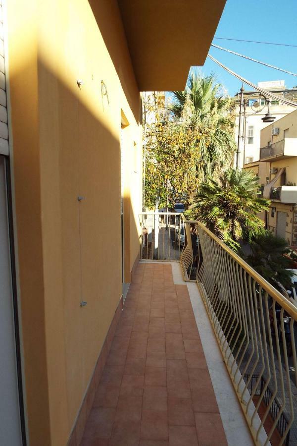 Cefalu Studio Room And Apartments Exteriör bild